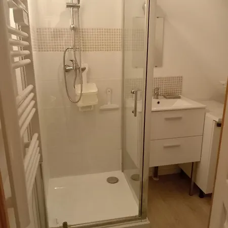 Apartment T2 Lumineux Refait A Neuf, Au Calme, Jardin Partage *